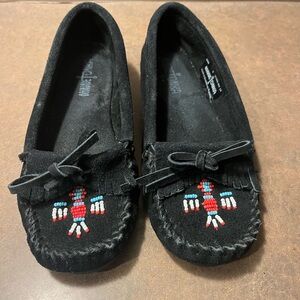 Minnetonka Moccasins Black and Red Slip-On Comfort